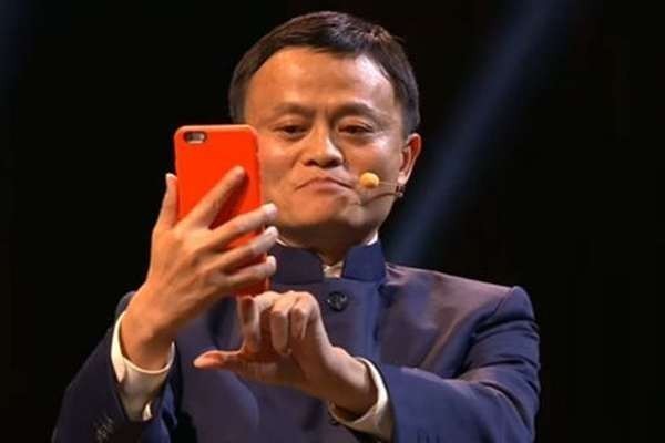 Джек Ма покинет пост главы Alibaba ровно через год