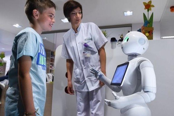 Исследователи-медики призывают к широким испытаниям социальных роботов