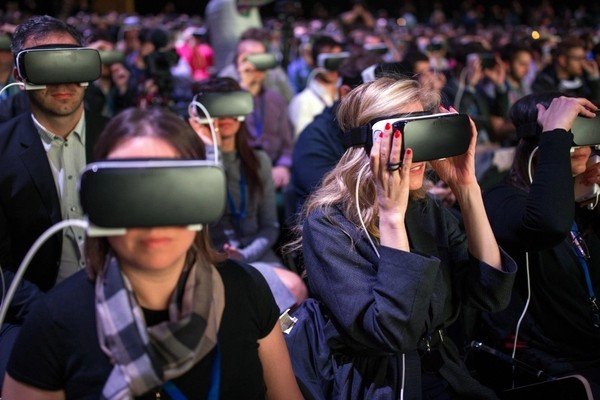 Марк Цукерберг: только Facebook сделает «реальной» виртуальную реальность
