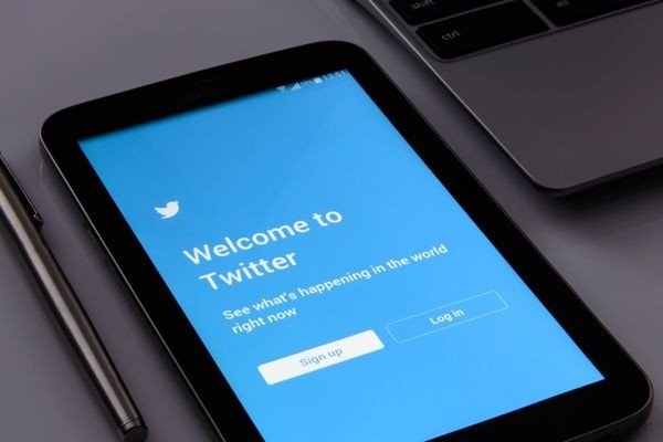 Скандал: Twitter использовал для рекламы данные, которые пользователи предоставляли ради безопасности