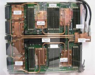 На стенде Fujitsu можно было увидеть все этапы превращения пластин с кристаллами SPARC64 в полностью собранные стойки суперкластера