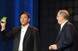 По словам Отеллини, смартфон Lenovo K800 появится на китайском рынке во втором квартале текущего года