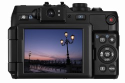 Как утверждают в Canon, качество фотографий PowerShot G1 X не хуже, чем у зеркальных фотокамер
